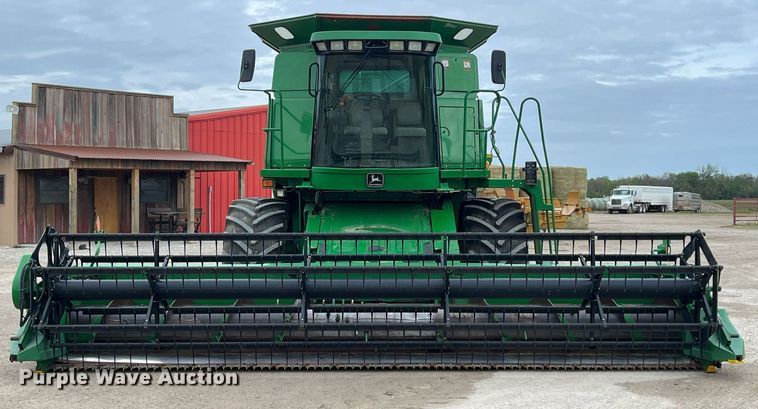 image for item MY9789 2001 John Deere 9550  combine