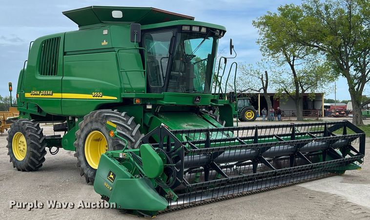 image for item MY9789 2001 John Deere 9550  combine