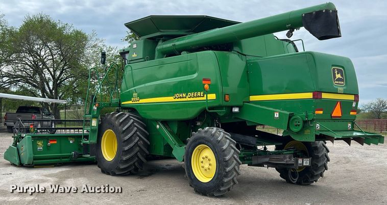image for item MY9789 2001 John Deere 9550  combine