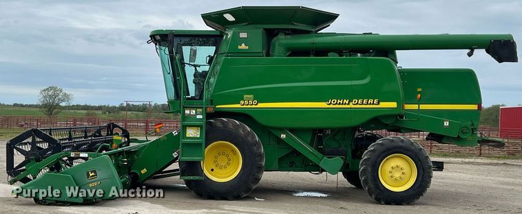 image for item MY9789 2001 John Deere 9550  combine