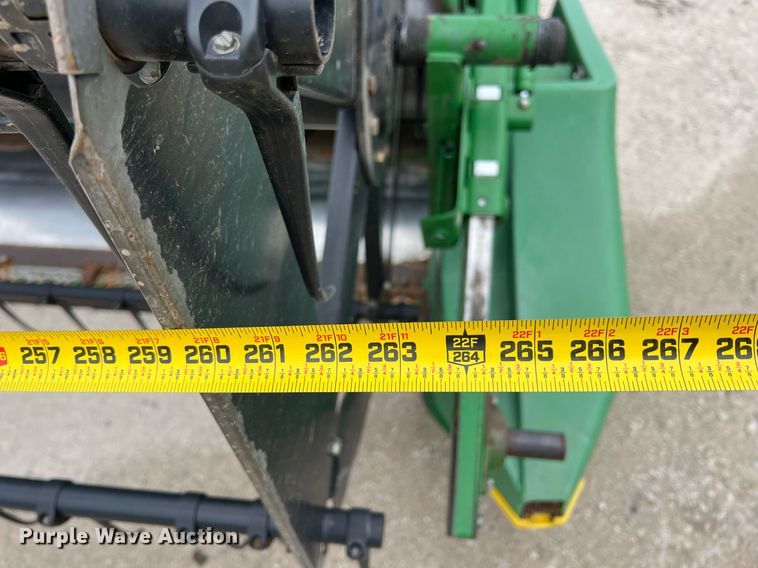 image for item MY9789 2001 John Deere 9550  combine