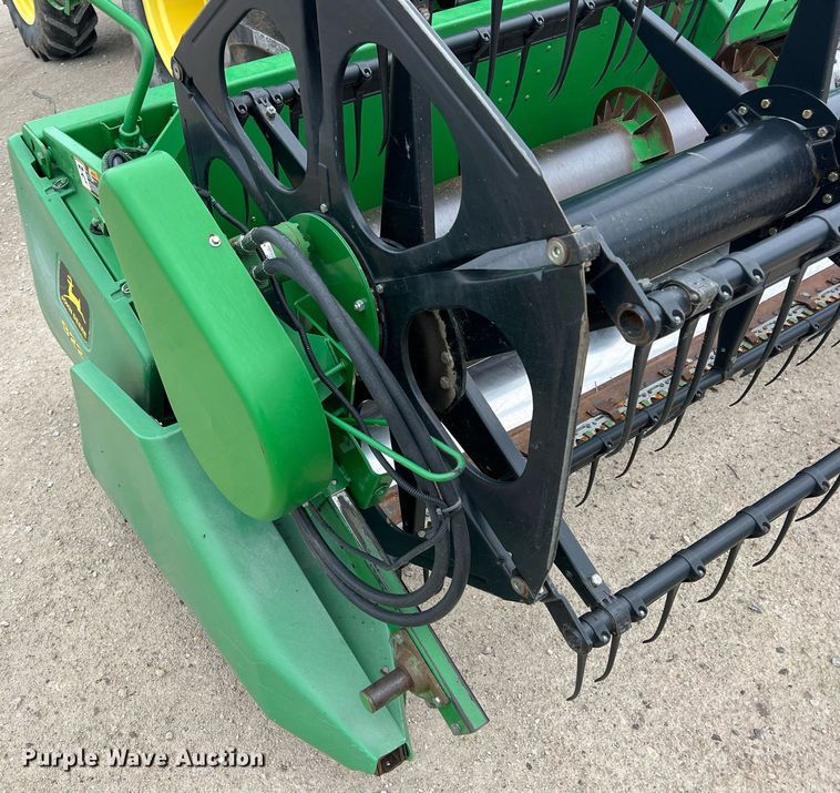 image for item MY9789 2001 John Deere 9550  combine