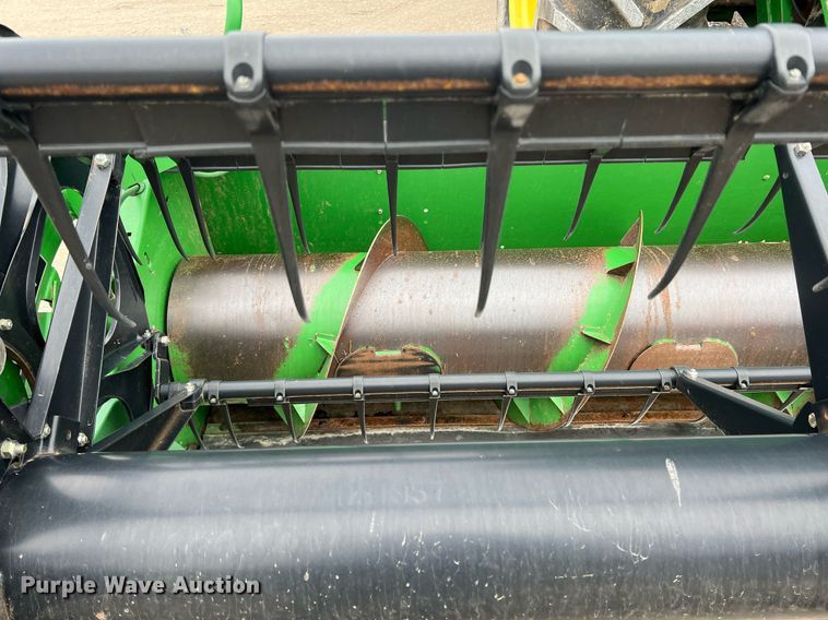 image for item MY9789 2001 John Deere 9550  combine