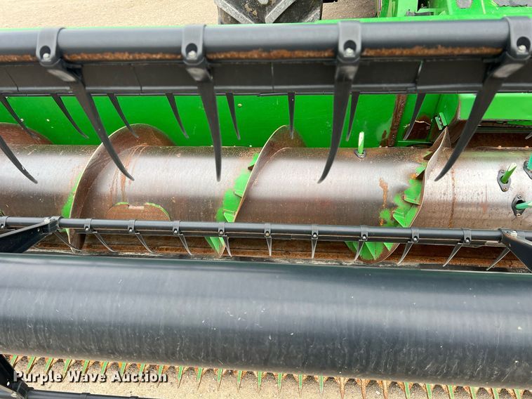 image for item MY9789 2001 John Deere 9550  combine