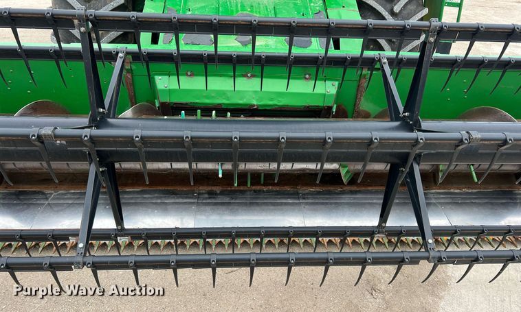 image for item MY9789 2001 John Deere 9550  combine