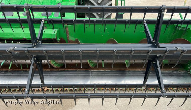 image for item MY9789 2001 John Deere 9550  combine