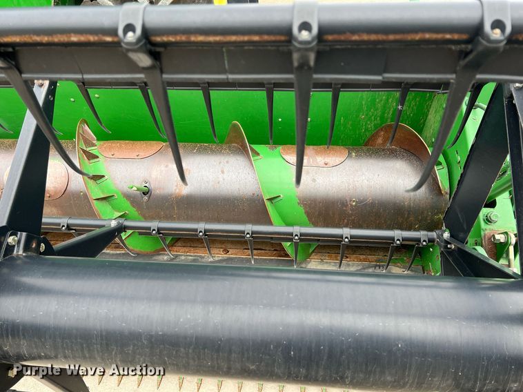 image for item MY9789 2001 John Deere 9550  combine