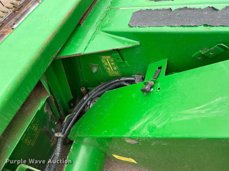 image for item MY9789 2001 John Deere 9550  combine