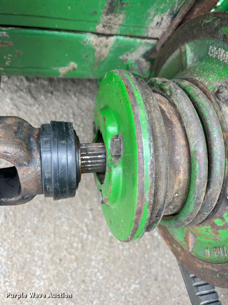 image for item MY9789 2001 John Deere 9550  combine