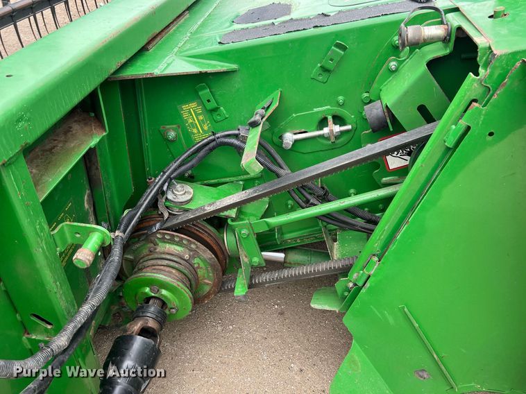 image for item MY9789 2001 John Deere 9550  combine