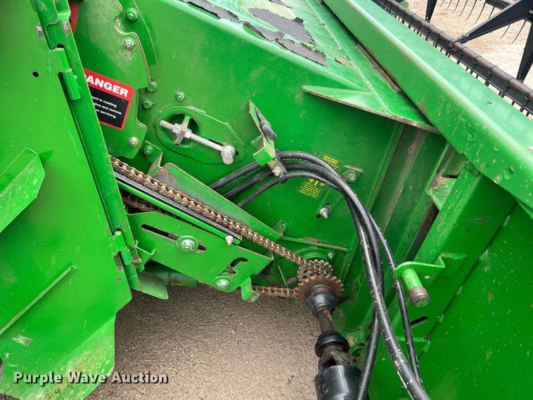 image for item MY9789 2001 John Deere 9550  combine
