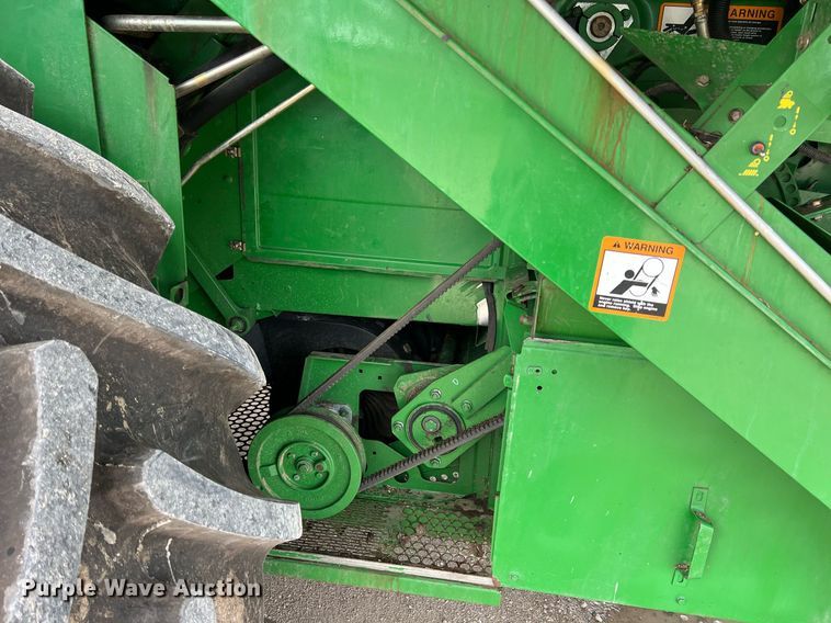 image for item MY9789 2001 John Deere 9550  combine