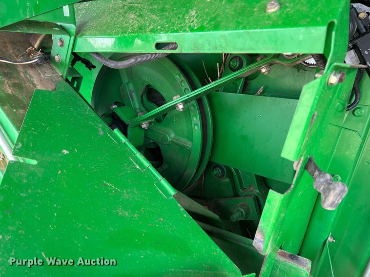image for item MY9789 2001 John Deere 9550  combine