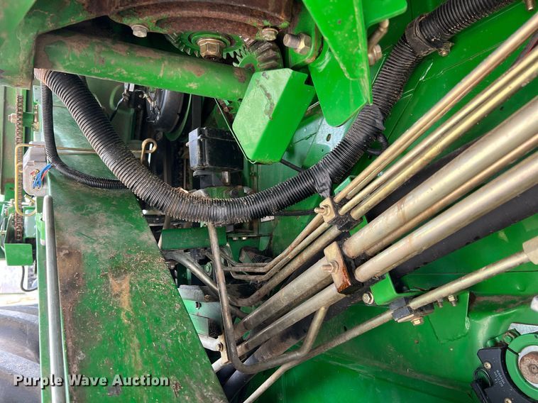 image for item MY9789 2001 John Deere 9550  combine
