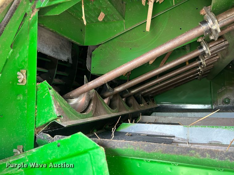 image for item MY9789 2001 John Deere 9550  combine