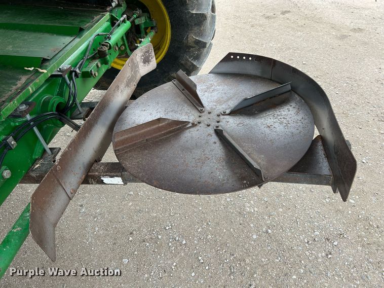 image for item MY9789 2001 John Deere 9550  combine