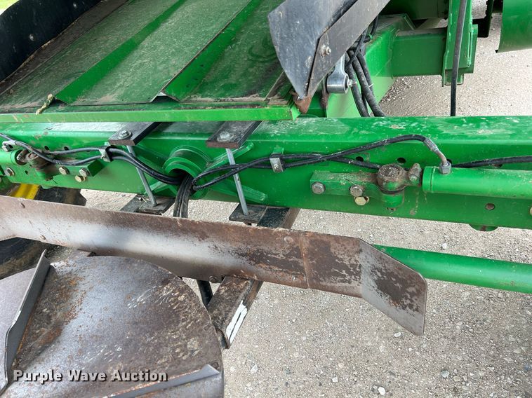 image for item MY9789 2001 John Deere 9550  combine