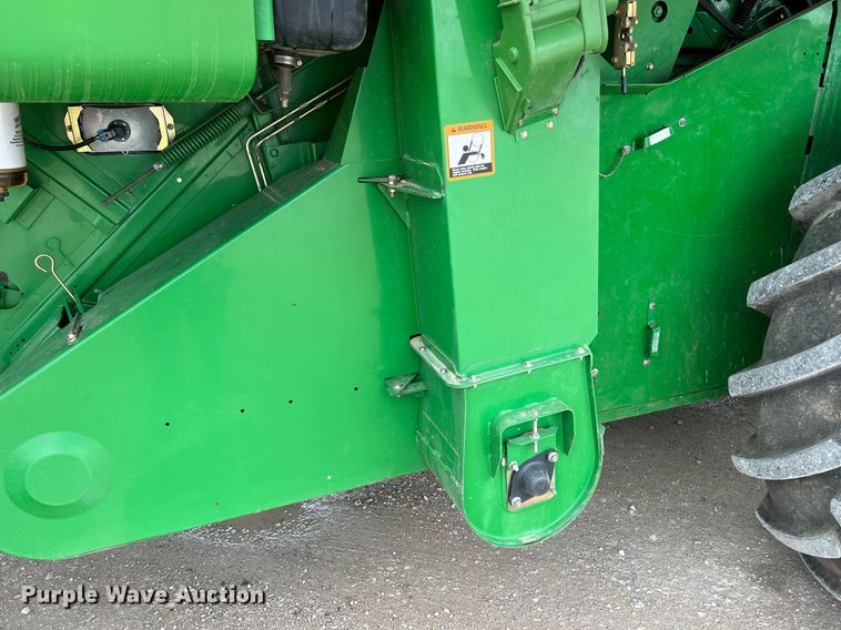 image for item MY9789 2001 John Deere 9550  combine