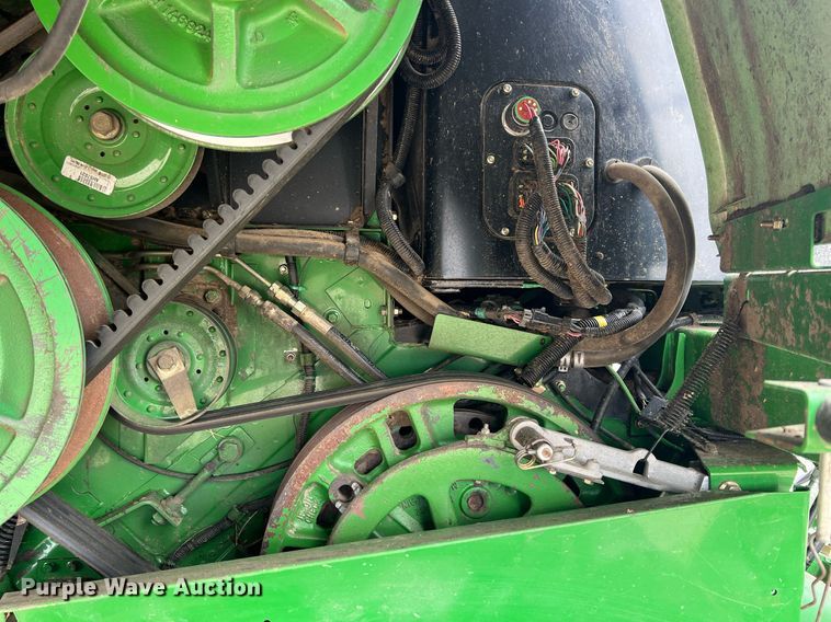 image for item MY9789 2001 John Deere 9550  combine