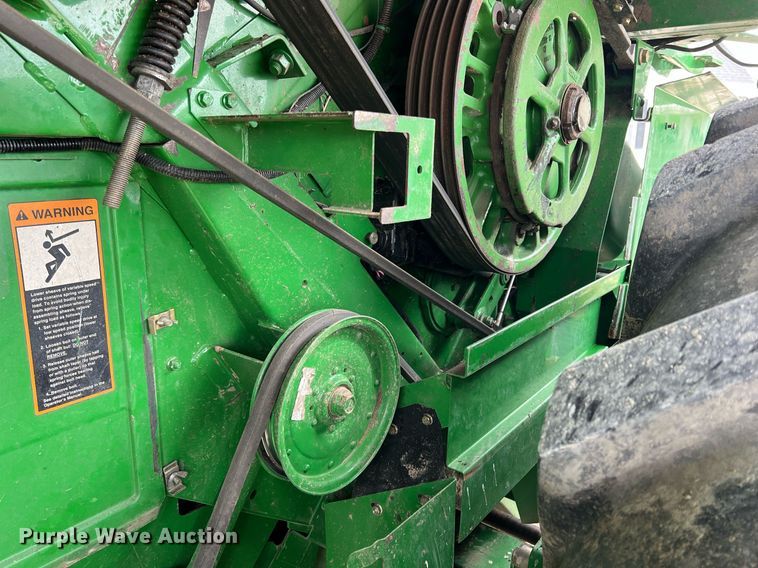 image for item MY9789 2001 John Deere 9550  combine