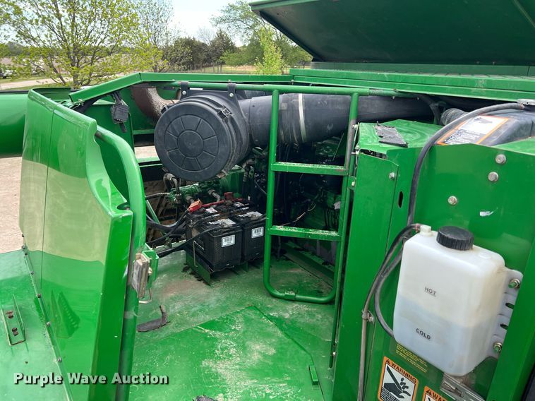 image for item MY9789 2001 John Deere 9550  combine