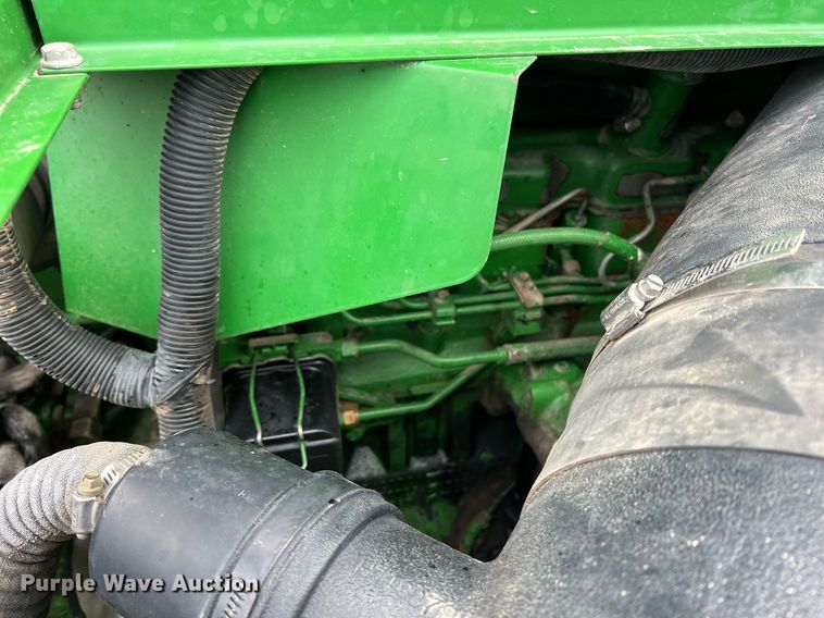 image for item MY9789 2001 John Deere 9550  combine