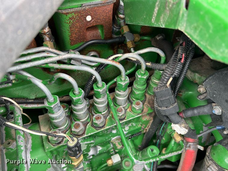 image for item MY9789 2001 John Deere 9550  combine