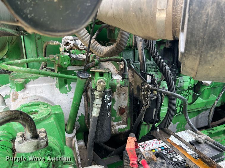 image for item MY9789 2001 John Deere 9550  combine