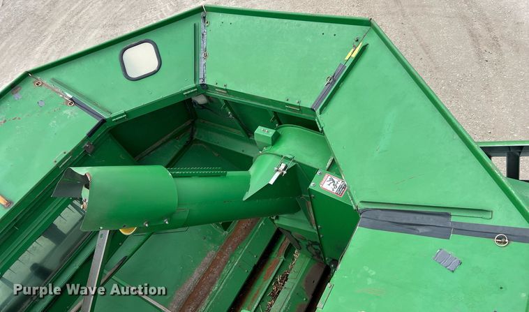 image for item MY9789 2001 John Deere 9550  combine