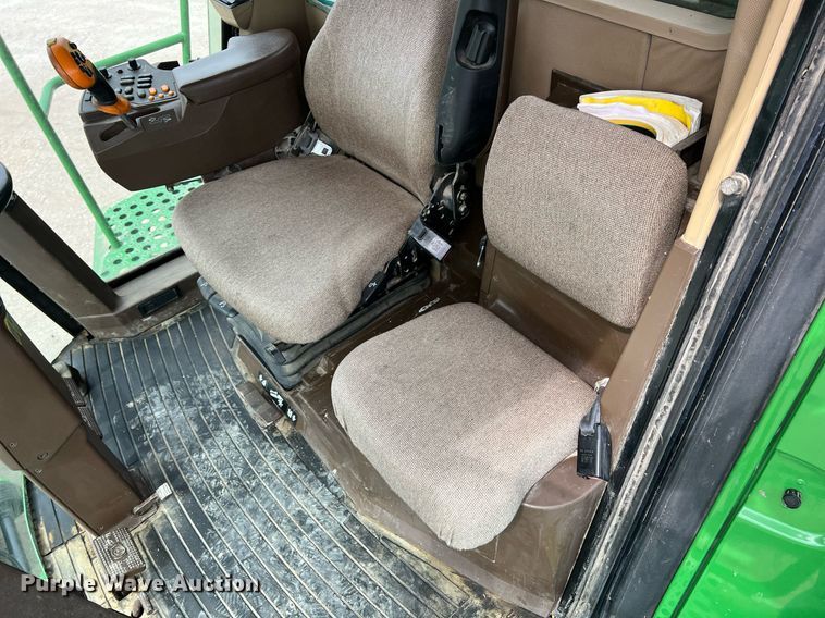 image for item MY9789 2001 John Deere 9550  combine