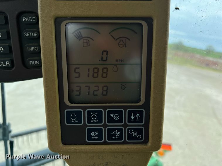 image for item MY9789 2001 John Deere 9550  combine