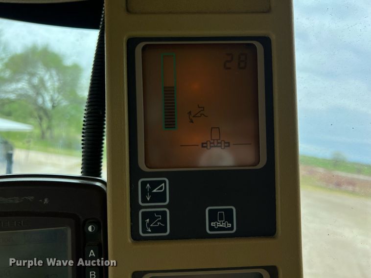 image for item MY9789 2001 John Deere 9550  combine