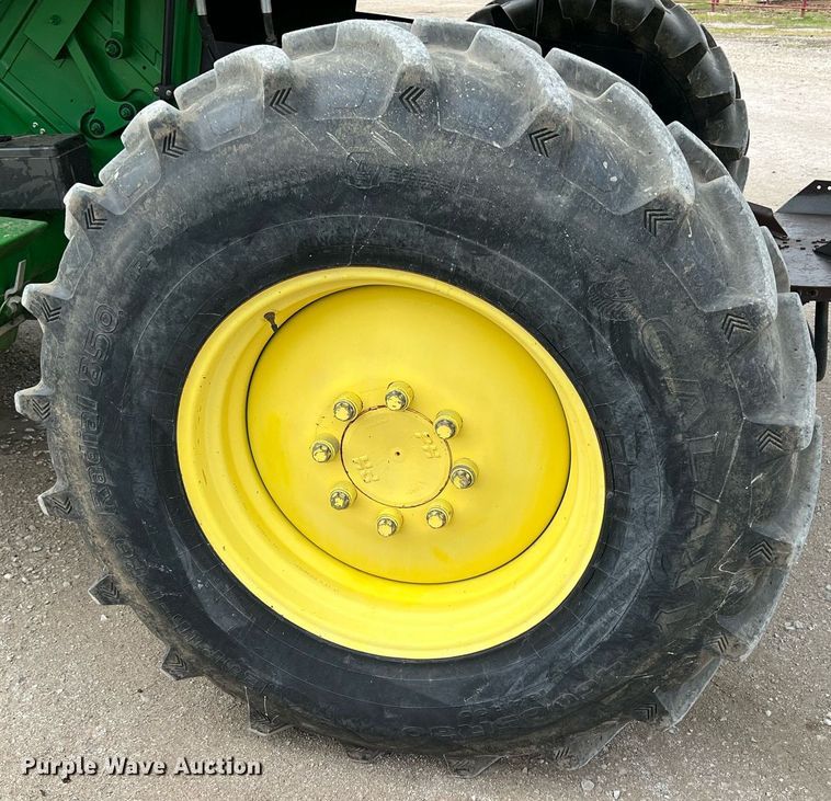 image for item MY9789 2001 John Deere 9550  combine