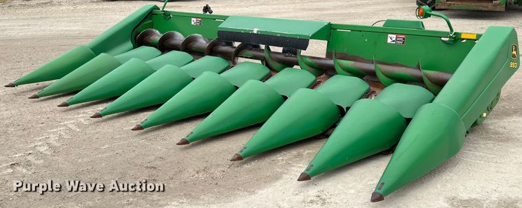 image for item MY9790 John Deere 893  corn head