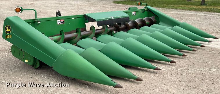 image for item MY9790 John Deere 893  corn head