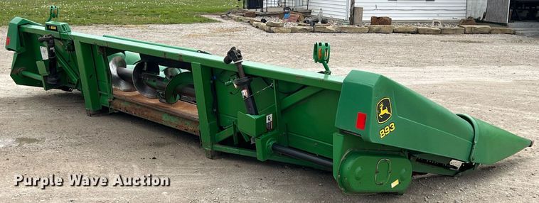 image for item MY9790 John Deere 893  corn head
