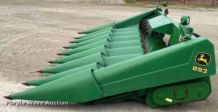image for item MY9790 John Deere 893  corn head