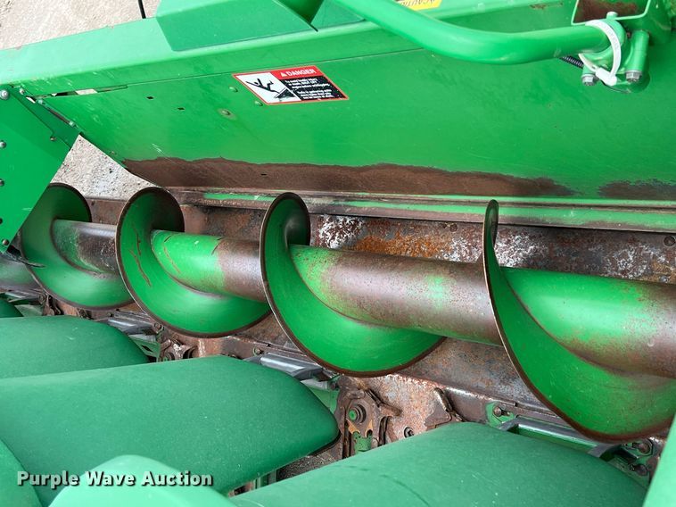 image for item MY9790 John Deere 893  corn head