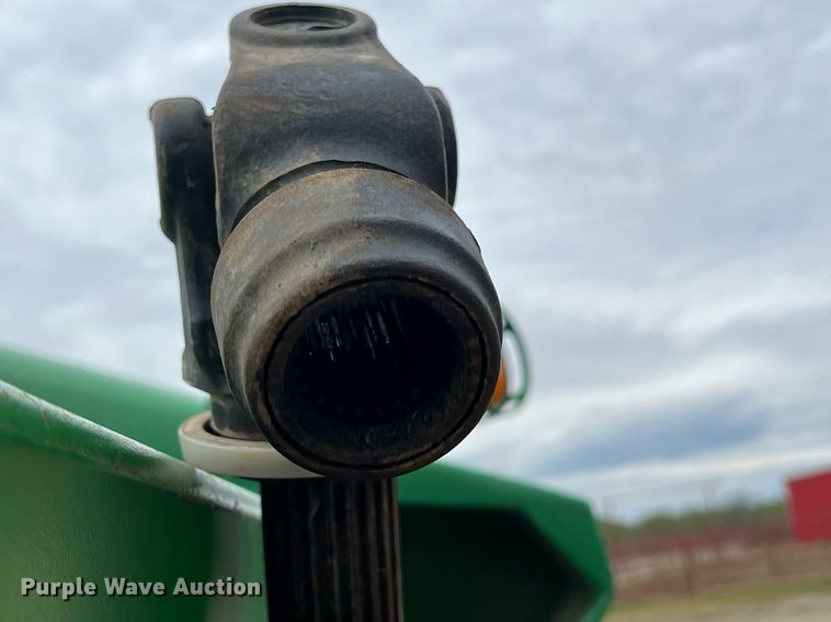 image for item MY9790 John Deere 893  corn head