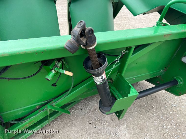 image for item MY9790 John Deere 893  corn head