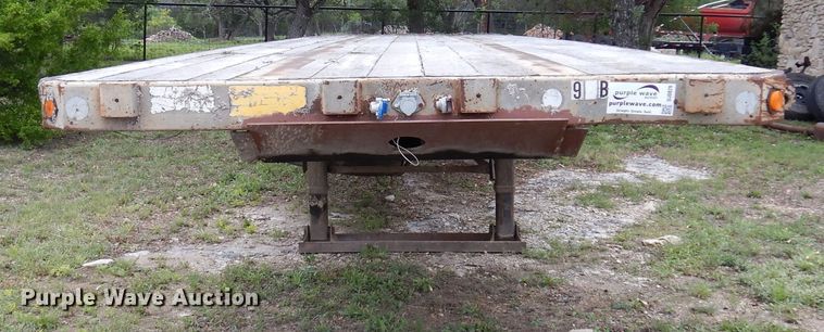 image for item DJ0829 1994 Lufkin FL-II  flatbed trailer