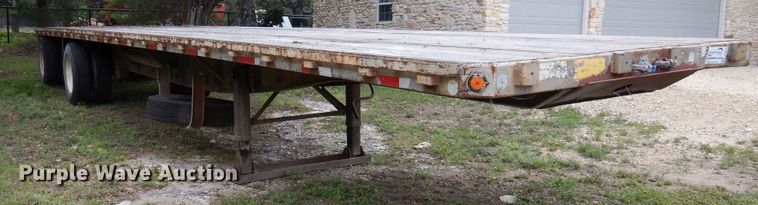 image for item DJ0829 1994 Lufkin FL-II  flatbed trailer