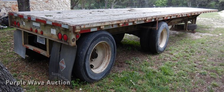 image for item DJ0829 1994 Lufkin FL-II  flatbed trailer