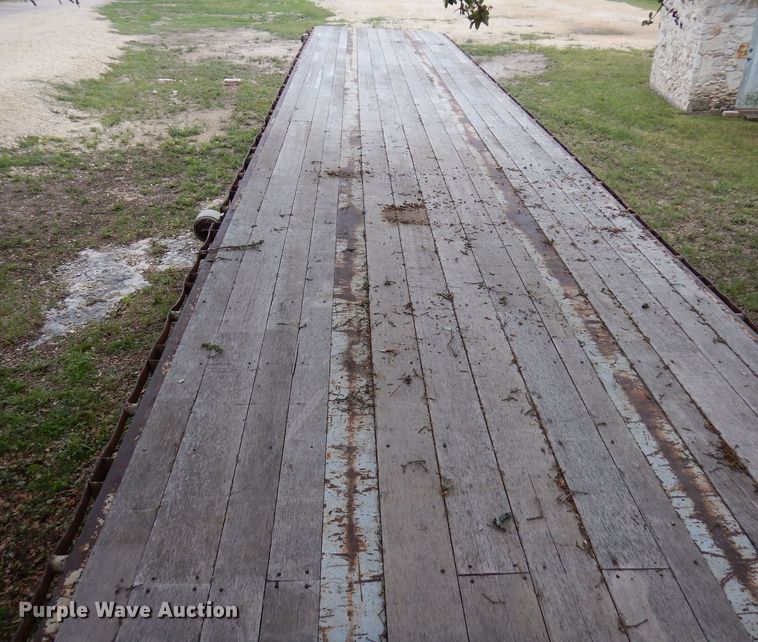 image for item DJ0829 1994 Lufkin FL-II  flatbed trailer