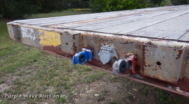image for item DJ0829 1994 Lufkin FL-II  flatbed trailer