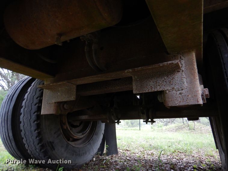 image for item DJ0829 1994 Lufkin FL-II  flatbed trailer