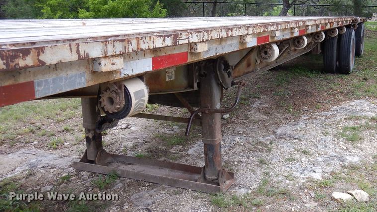 image for item DJ0829 1994 Lufkin FL-II  flatbed trailer
