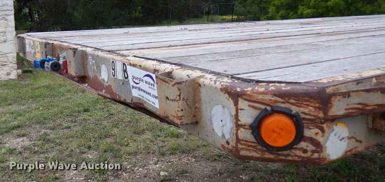 image for item DJ0829 1994 Lufkin FL-II  flatbed trailer