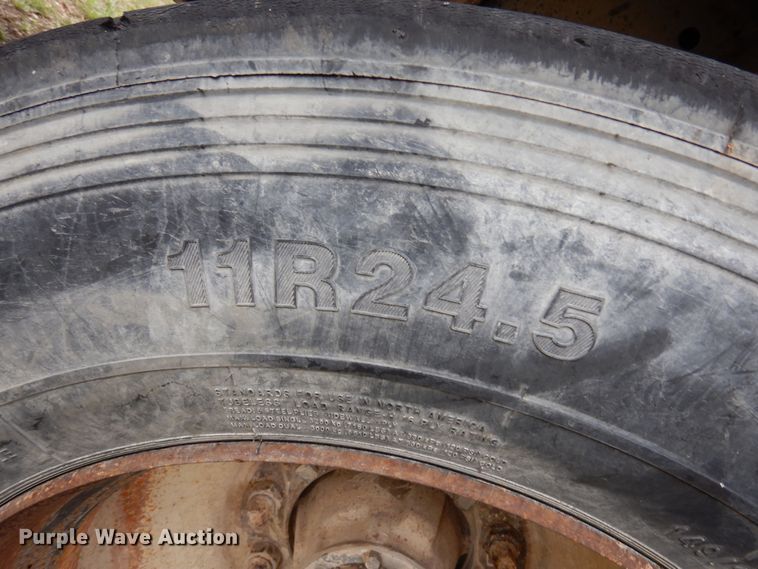 image for item DJ0829 1994 Lufkin FL-II  flatbed trailer