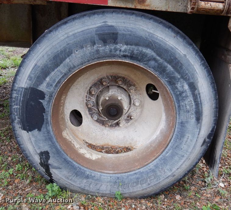 image for item DJ0829 1994 Lufkin FL-II  flatbed trailer